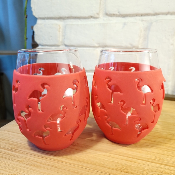 Flamingo Pattern Silicone Skinned Wine Glasses - Picture 3 of 7